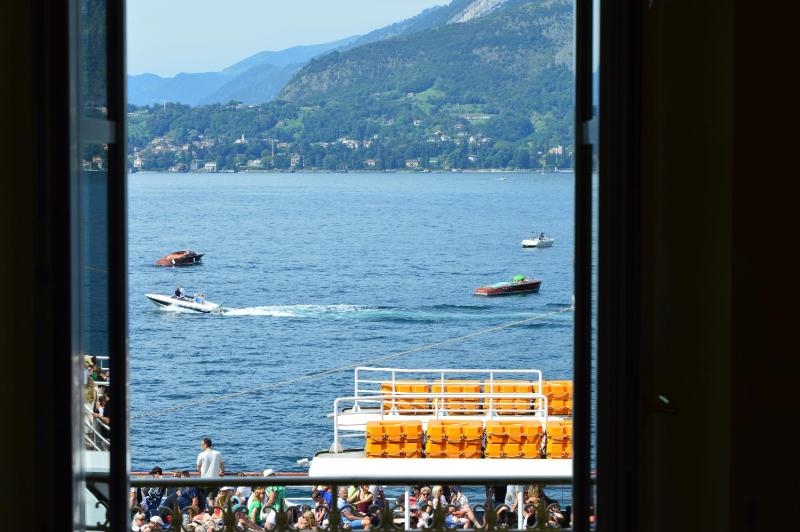 Superior Double Room with Lake View image 1