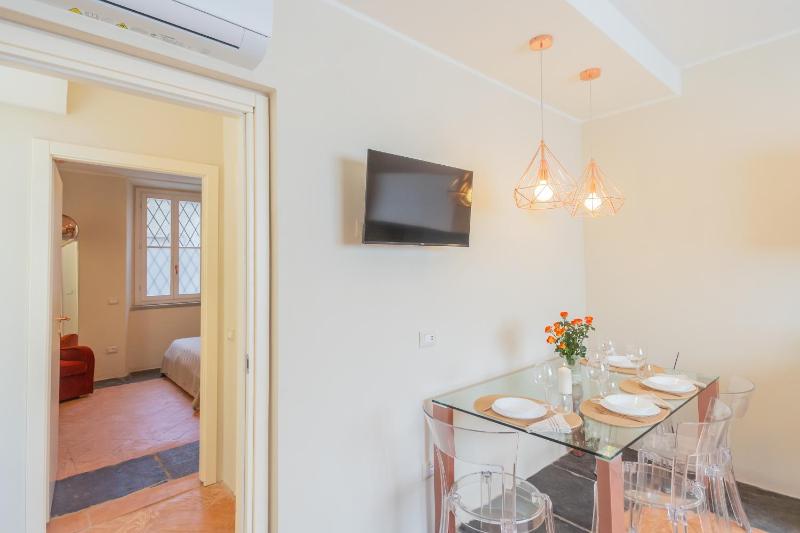 Como Dreams Apartments - Serendipity Suite - image 35