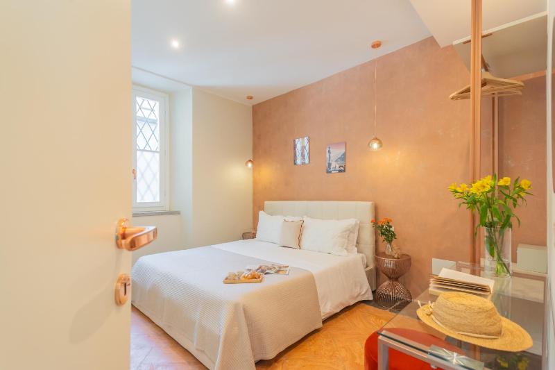 Como Dreams Apartments - Serendipity Suite - image 25