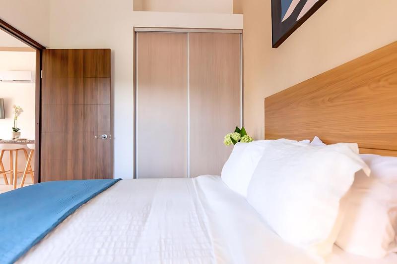 Modern 2BR Condo - minutes from Jaco Beach - PRIME location - image 9