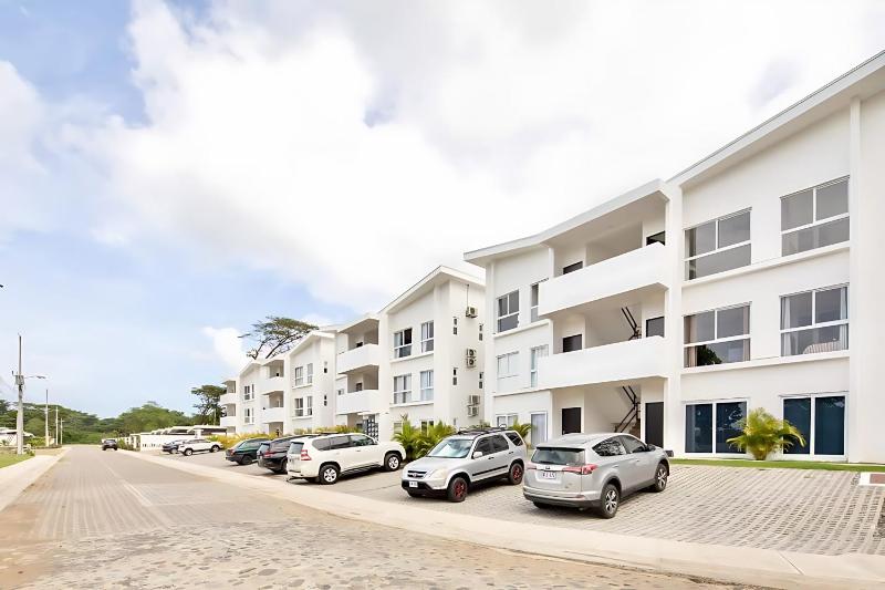 Modern 2BR Condo - minutes from Jaco Beach - PRIME location - image 10