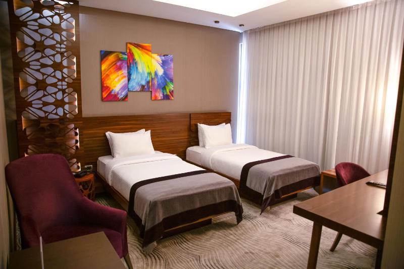 Standard Double or Twin Room image 4