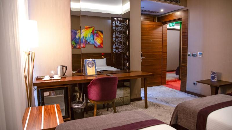 Standard Double or Twin Room image 1