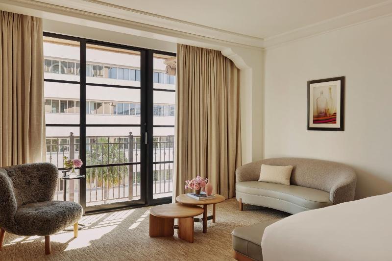 Deluxe Room image 1