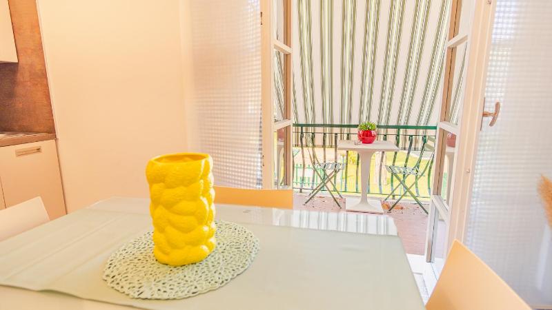 Sirmione Studio Apartment - Italian Homing - image 2