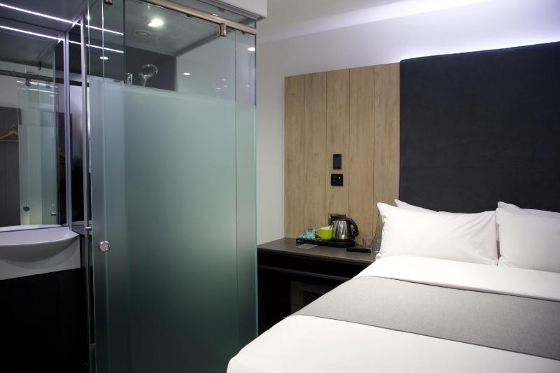 Double Room - No Window image 4