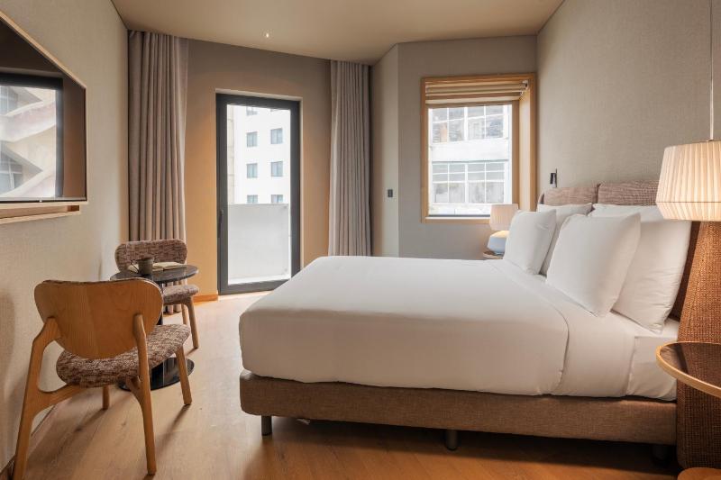 Double or Twin Room with Balcony image 1