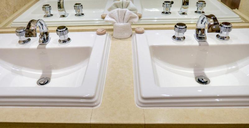 Suite (Adults Only) image 3
