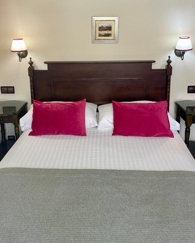 Double Room image 2