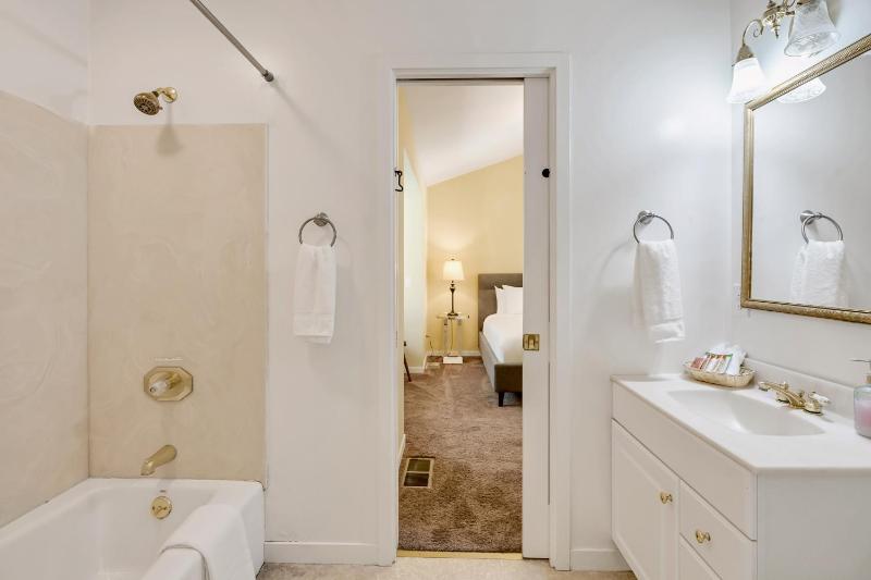 Four-Bedroom House image 4
