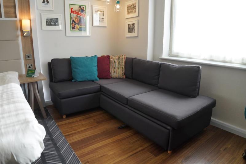 Standard Double Room with Sofa Bed image 4