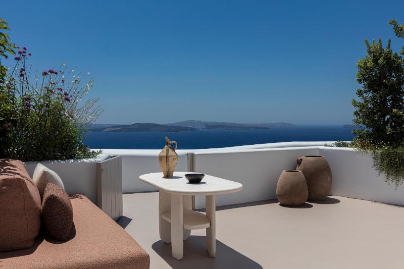 Senior Suite with Sea View image 1