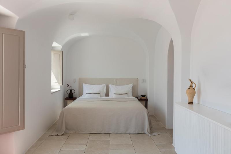 Honeymoon Suite with Plunge Pool image 2