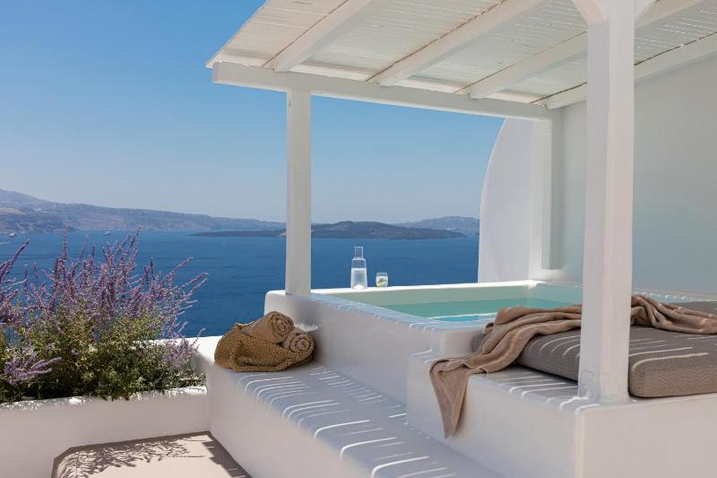 Honeymoon Suite with Plunge Pool image 1