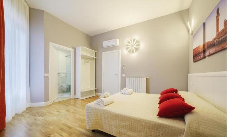 Double Room with Patio image 3