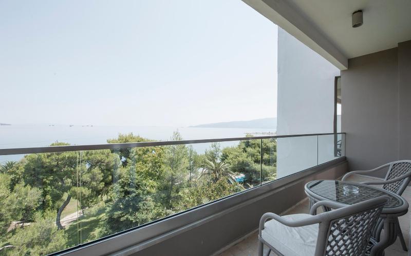 Triple Room with Sea View image 2