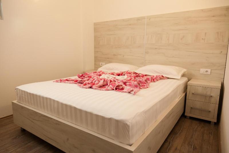 One-Bedroom Apartment image 4