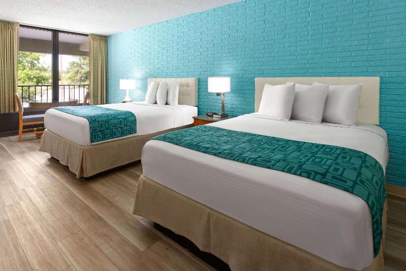 Double Room with Two Double Beds - Disability Access/Non-Smoking image 1