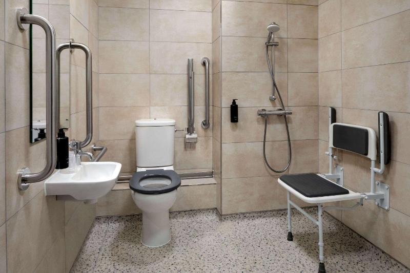 King Room - Mobility Accessible image 2