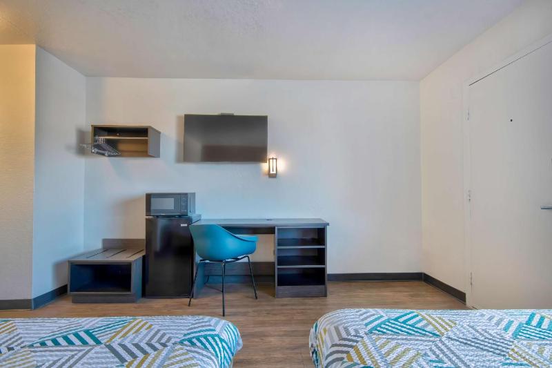 Quadruple Room - Non-Smoking image 4