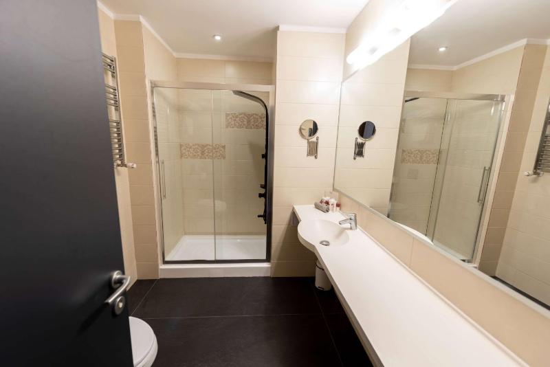 Premium Deluxe Executive Suite with Belle View image 1