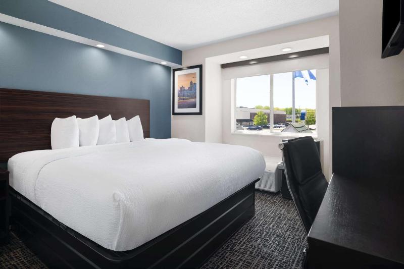 King Room - Non-Smoking image 1