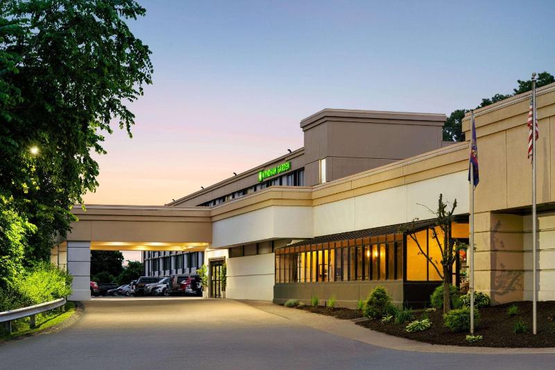 Wyndham Garden Pittsburgh Airport - image 29