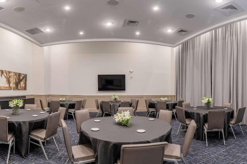 TRYP by Wyndham Savannah - image 32