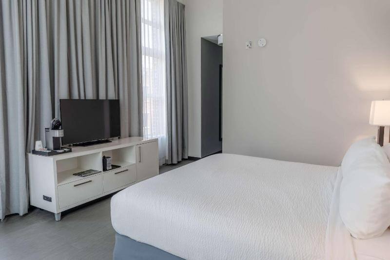 TRYP by Wyndham Savannah - image 26