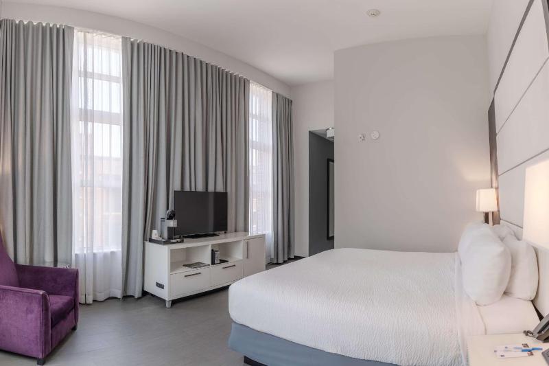 TRYP by Wyndham Savannah - image 17