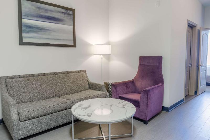 TRYP by Wyndham Savannah - image 45