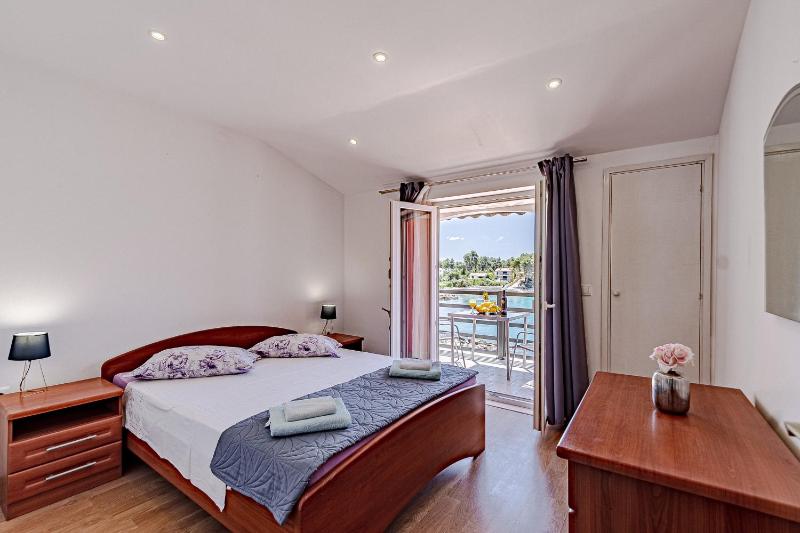 Two-Bedroom Apartment with Terrace and Sea View image 1