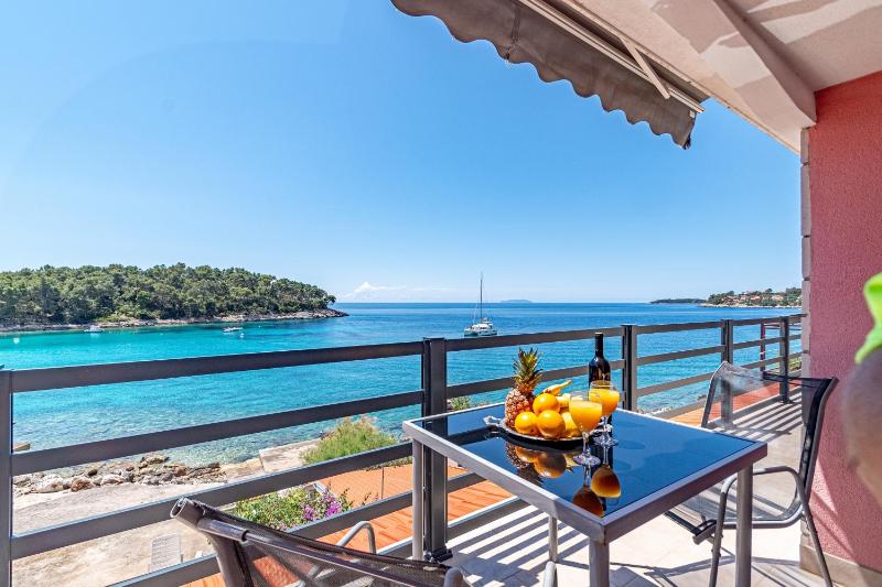 Two-Bedroom Apartment with Terrace and Sea View image 4