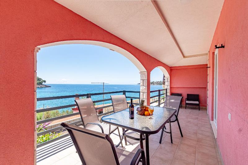 Two-Bedroom Apartment with Terrace and Sea View image 4
