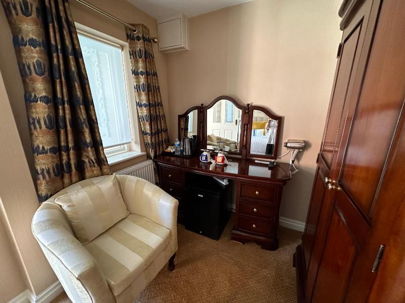 Superior Double Room with Bath image 2