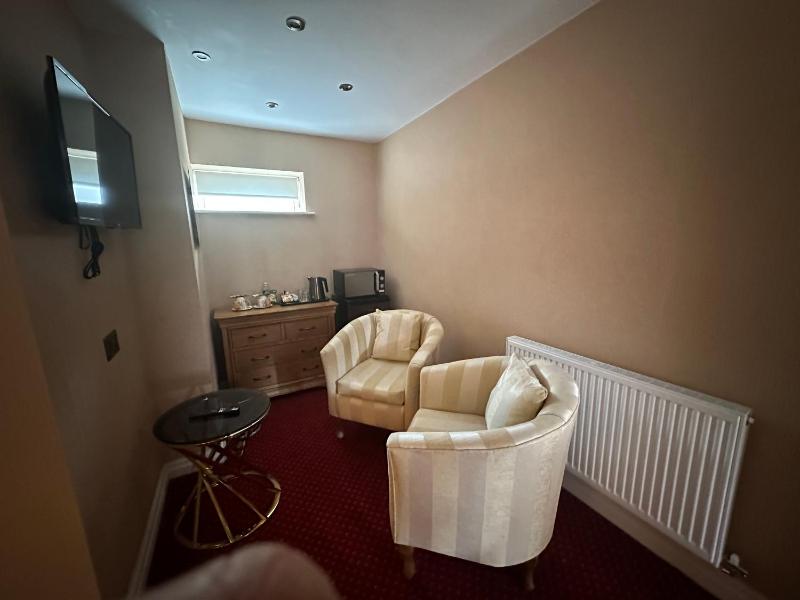 Deluxe Double Room with Bath image 1