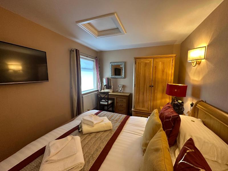 Deluxe Double Room with Bath image 4