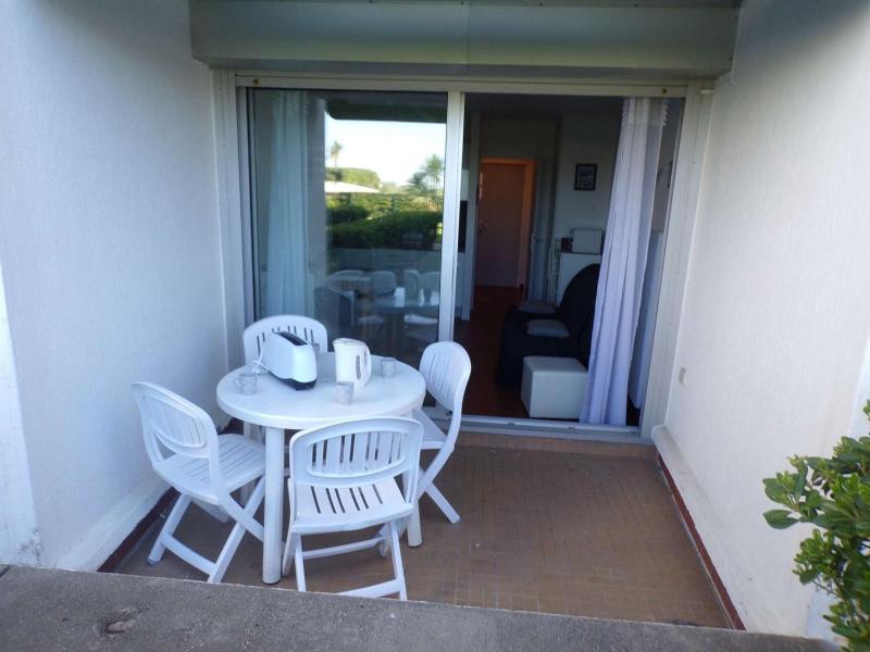 Studio Cabine en Bord de Plage avec Piscine Jardin et Parking Privé - FR-1-328-231 - image 4