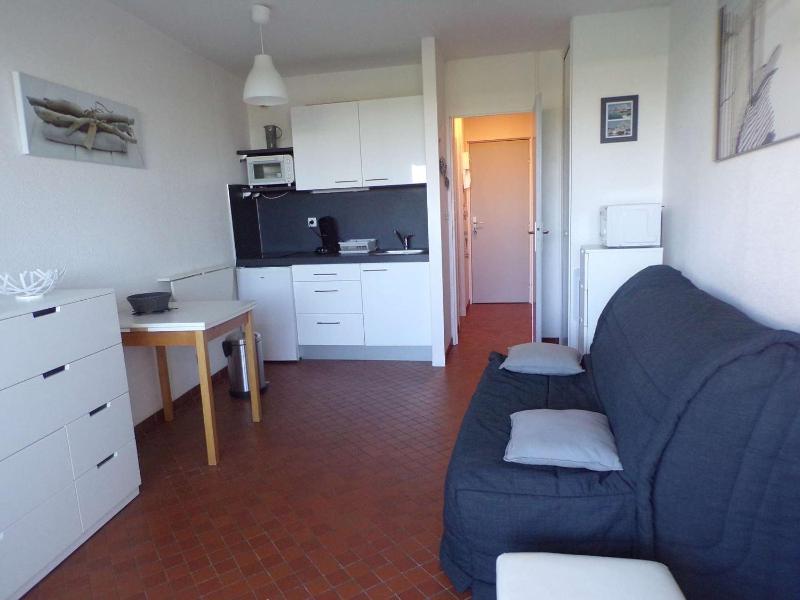 Studio Cabine en Bord de Plage avec Piscine Jardin et Parking Privé - FR-1-328-231 - image 8