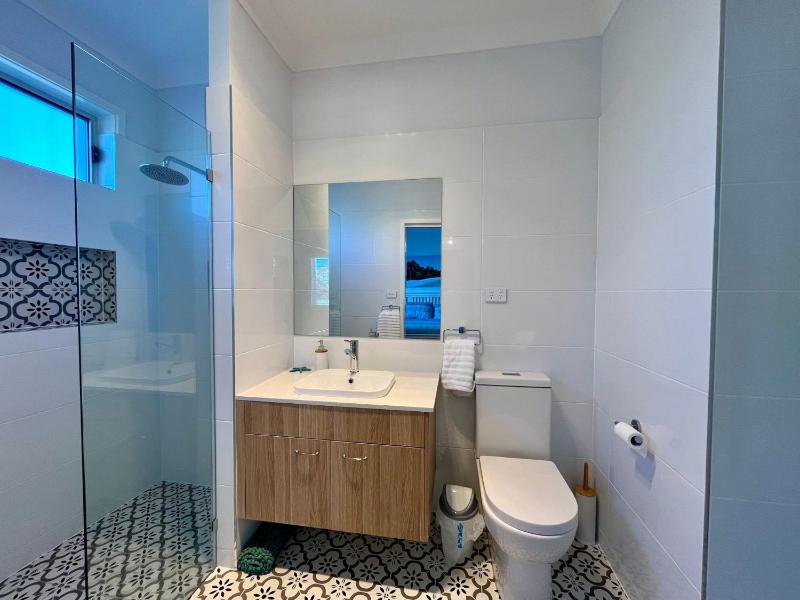 Jo Sea by Book Jervis Bay - Luxury in Vincentia with Ocean Views - image 6