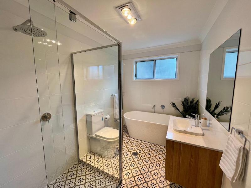 Sun Sea by Book Jervis Bay - Luxury in Vincentia with Ocean Views - image 10