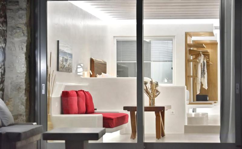 Suite with Private Pool image 3