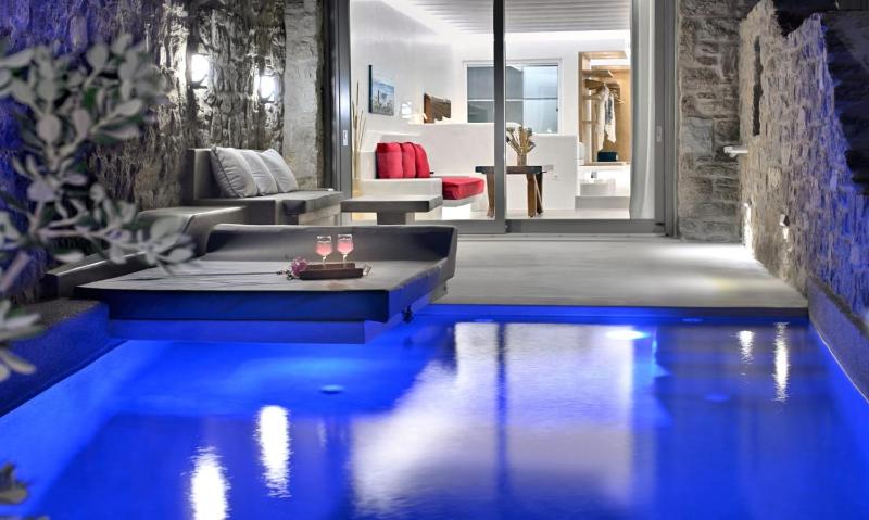Suite with Private Pool image 2