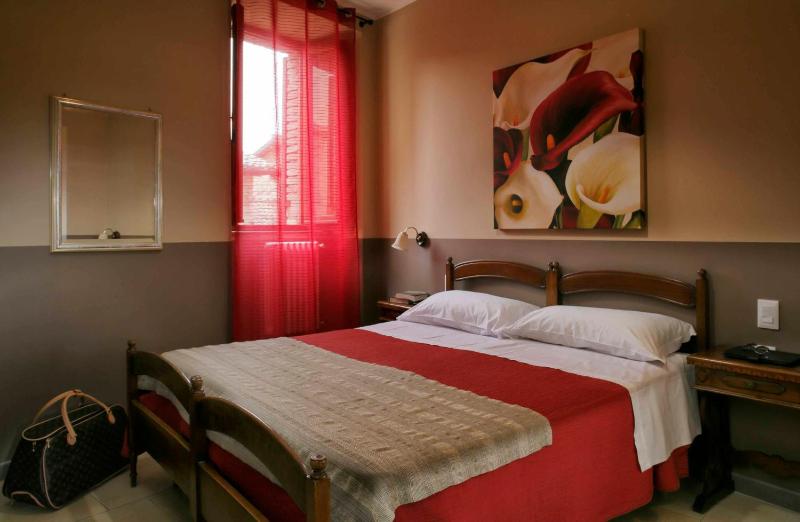 Classic Double or Twin Room image 3