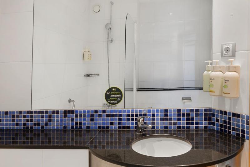 Single Room image 2