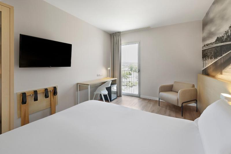 Single Room image 3