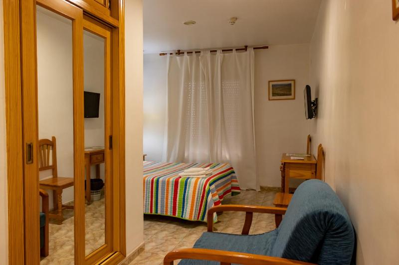 Double or Twin Room image 2