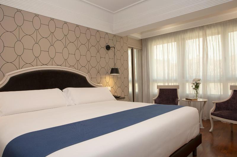 Double Room King Premium Exterior image 4