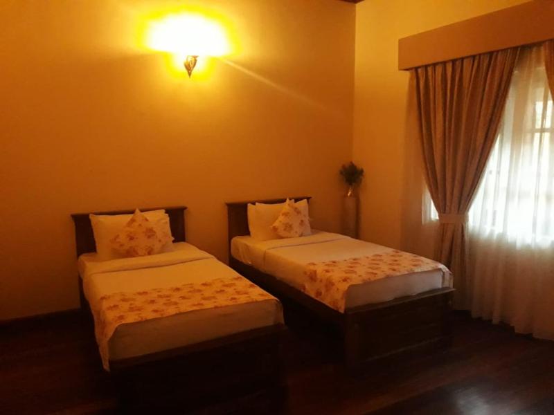 The Loris Manor - image 20
