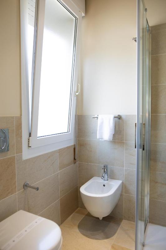 Double or Twin Room image 2